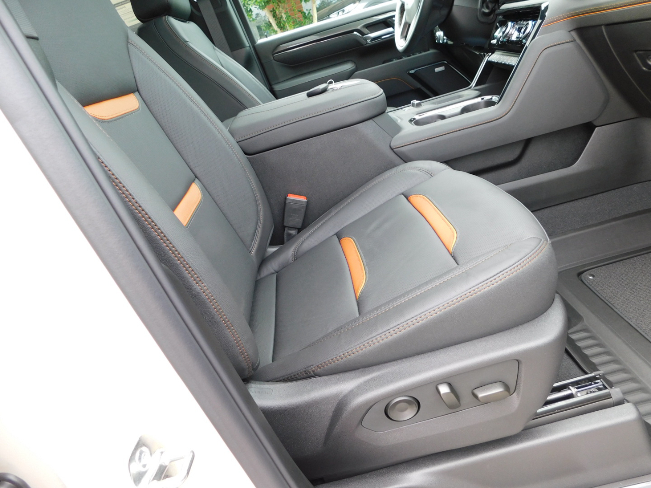 GMC Sierra 3500HD 4WD Crew Cab 159" AT4 2026 GMC Sierra 3500HD 4WD Crew Cab 159" AT4 2026