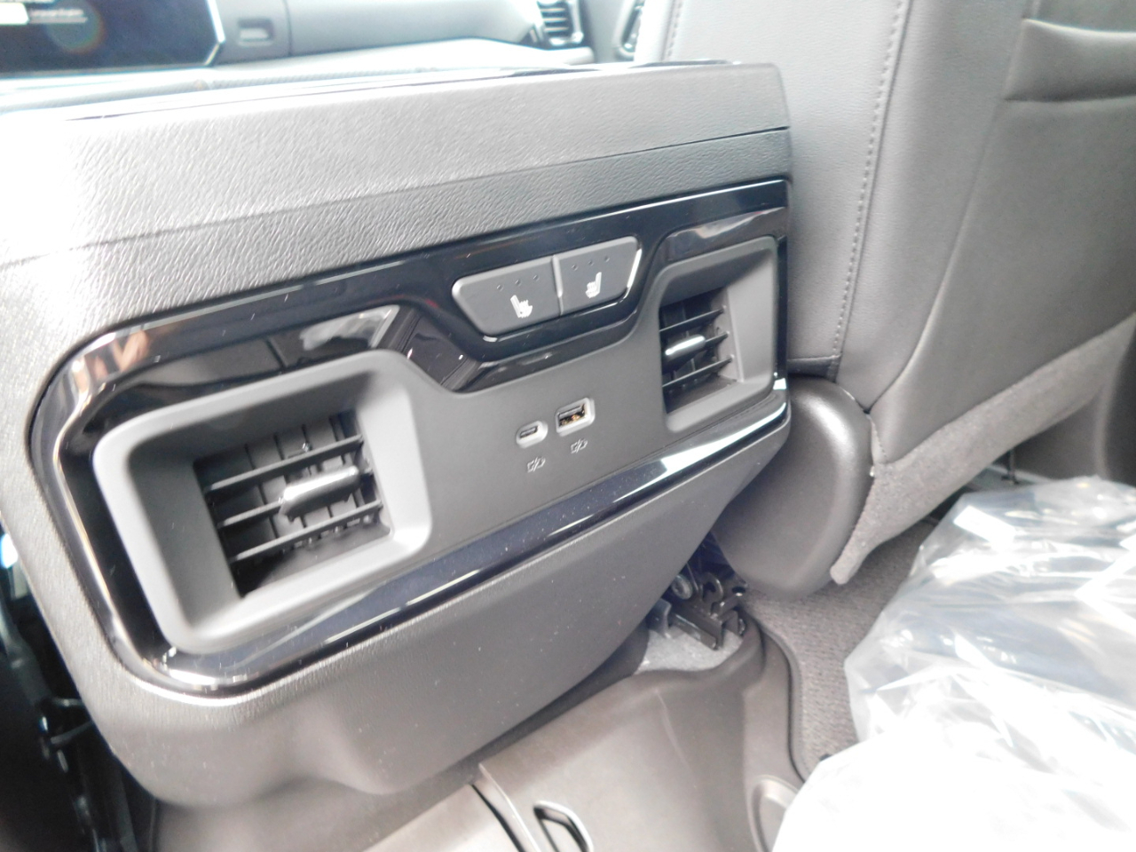 GMC Sierra 3500HD 4WD Crew Cab 159" AT4 2026 GMC Sierra 3500HD 4WD Crew Cab 159" AT4 2026