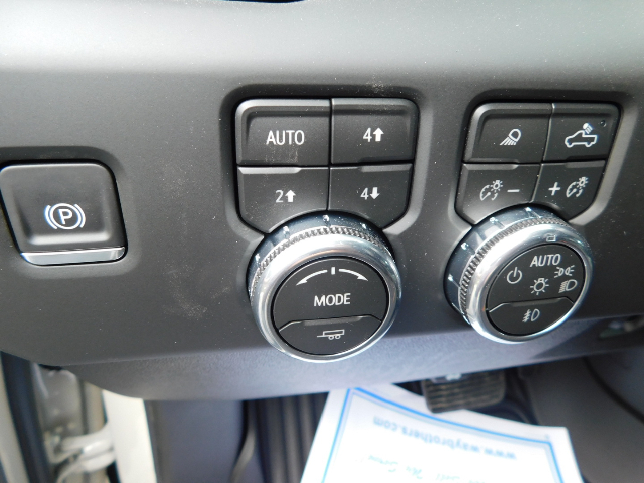 GMC Sierra 3500HD 4WD Crew Cab 159" AT4 2026 GMC Sierra 3500HD 4WD Crew Cab 159" AT4 2026