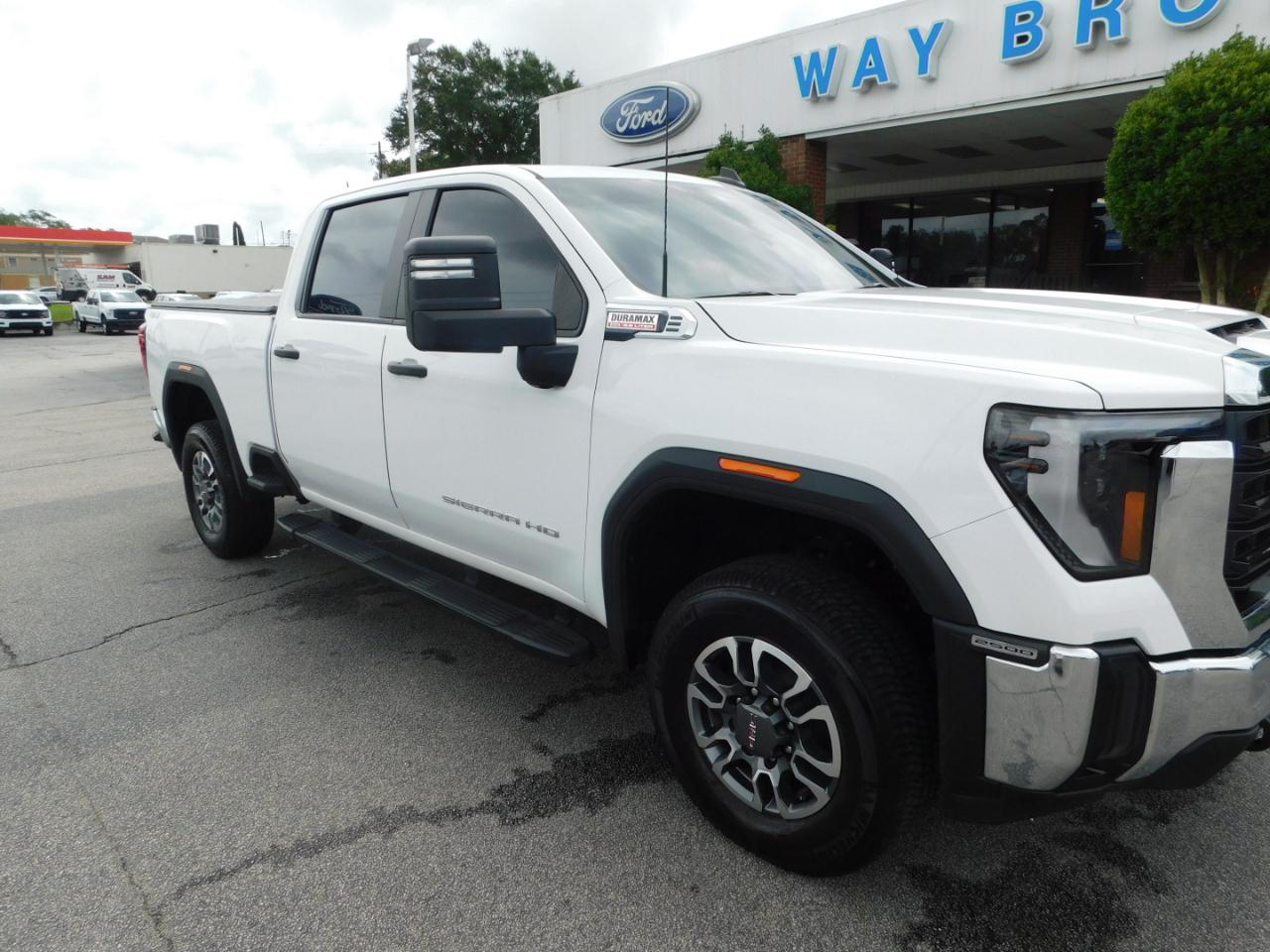 GMC Sierra 2500HD 4WD Crew Cab 159" Pro 2024