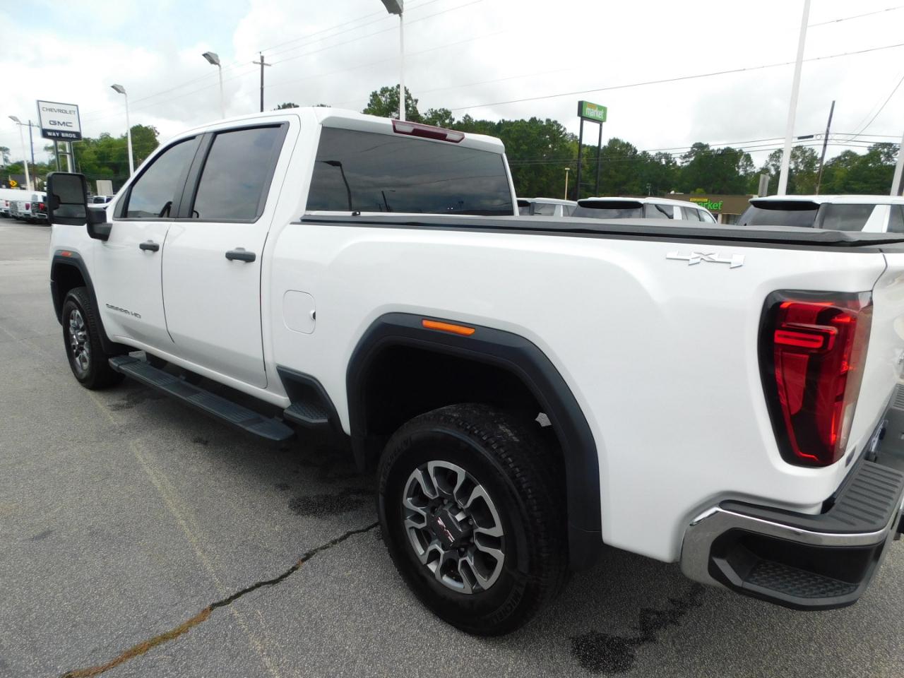 GMC Sierra 2500HD 4WD Crew Cab 159" Pro 2024