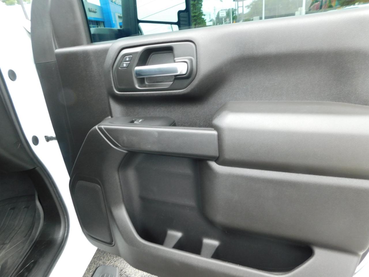 GMC Sierra 2500HD 4WD Crew Cab 159" Pro 2024