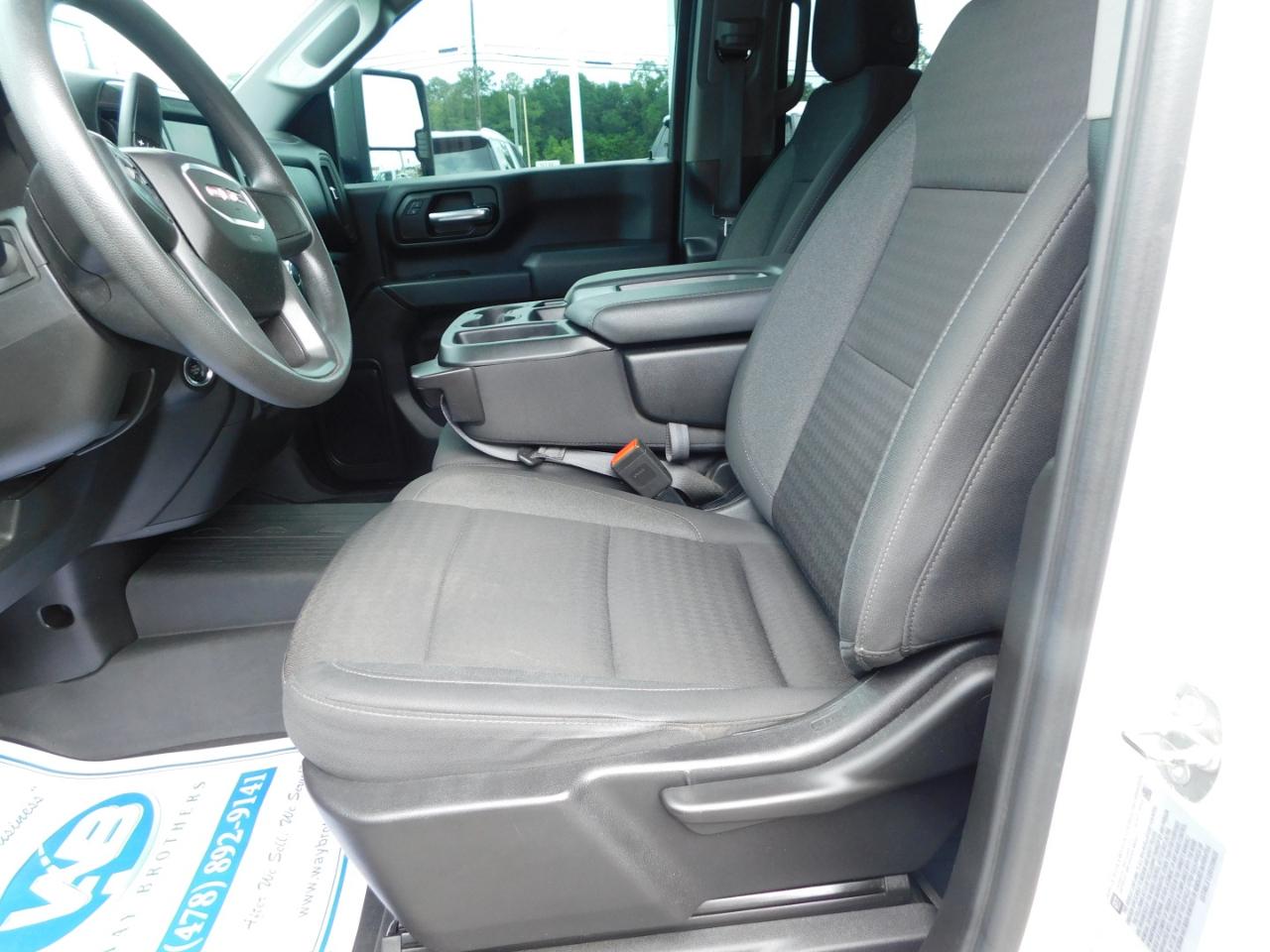 GMC Sierra 2500HD 4WD Crew Cab 159" Pro 2024