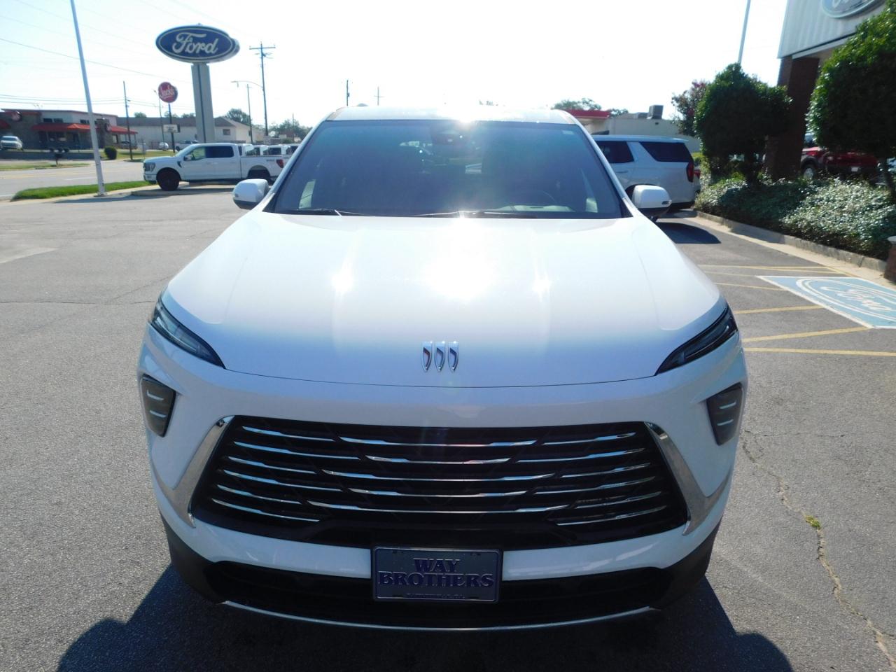 Buick Enclave 4dr Preferred 2025