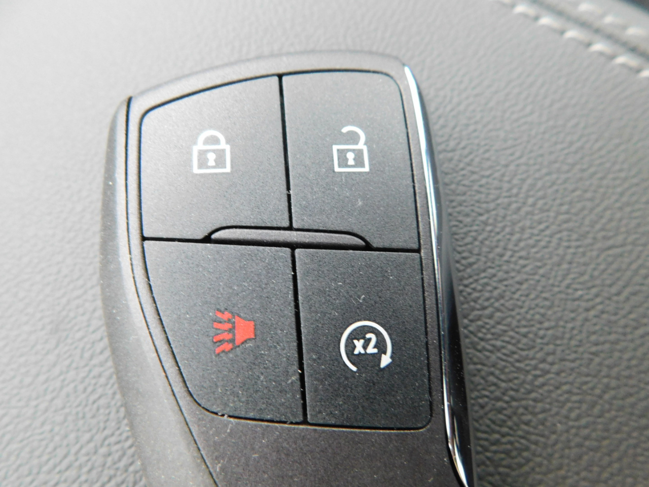 GMC Canyon 2WD Crew Cab Elevation 2026