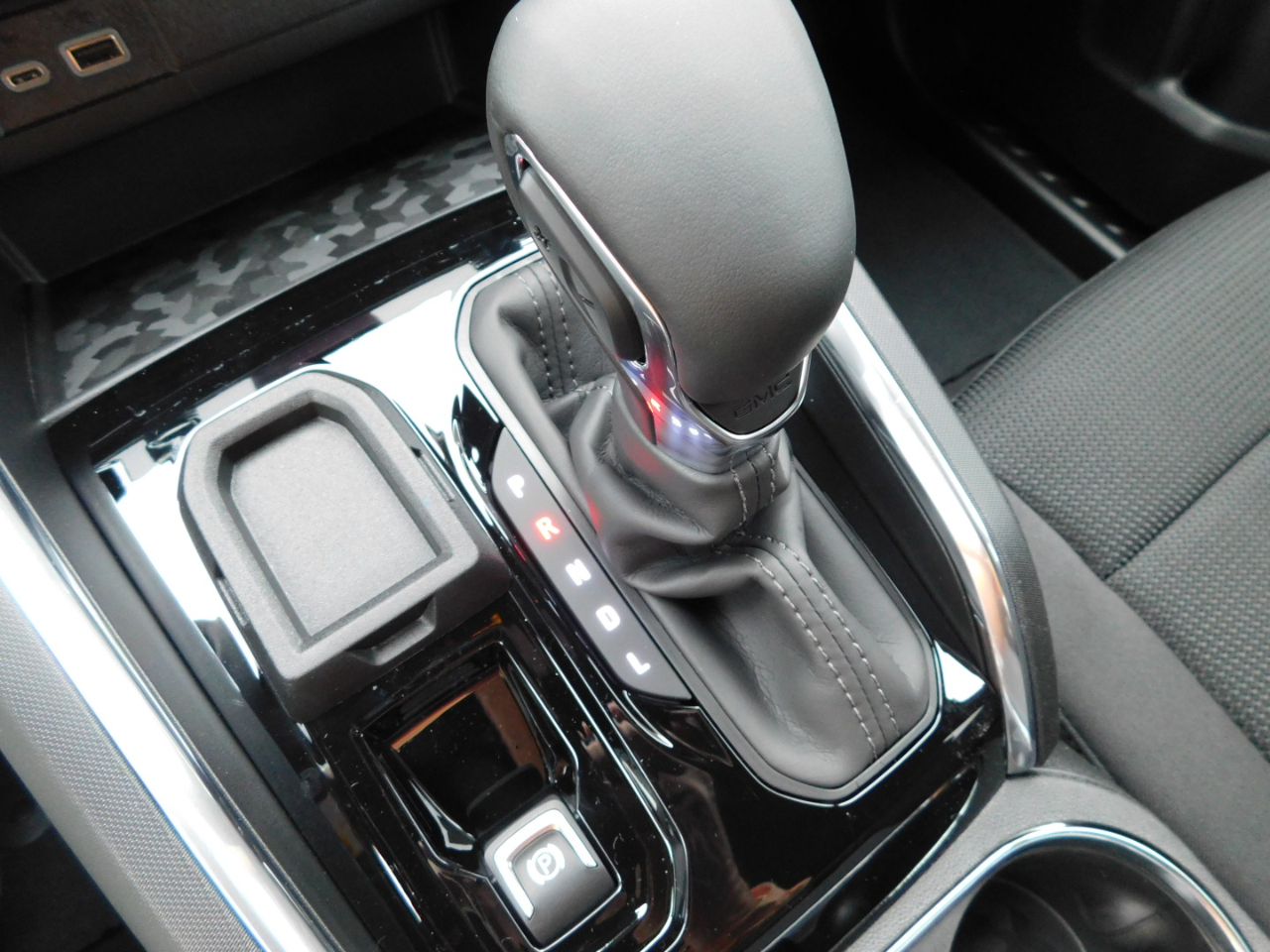 GMC Canyon 2WD Crew Cab Elevation 2026