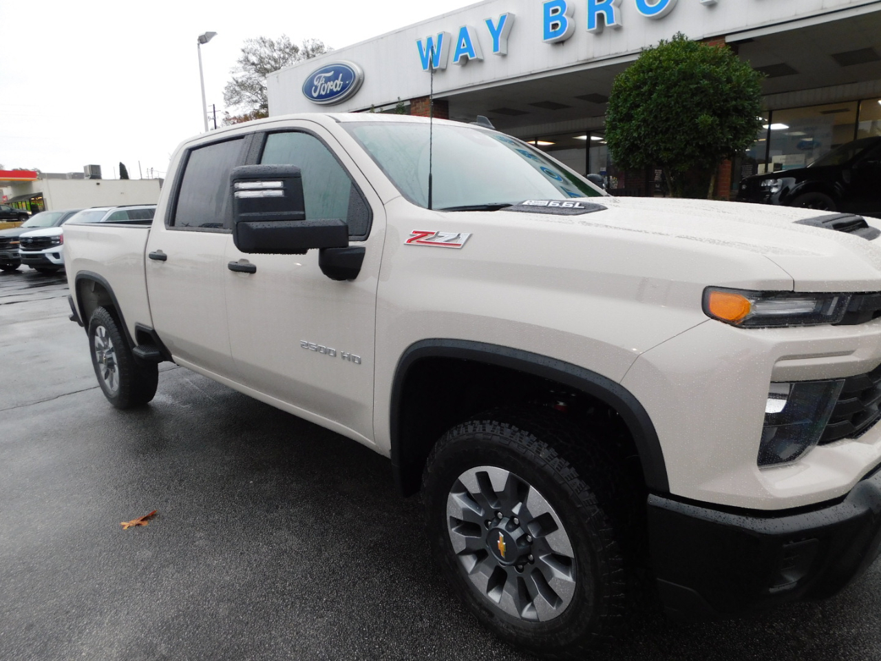 Chevrolet Silverado 2500HD 4WD Crew Cab 159" Custom 2026