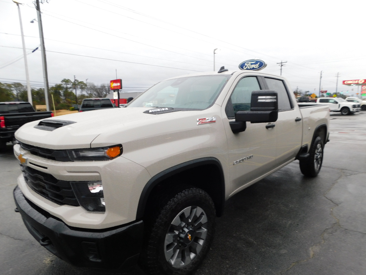 Chevrolet Silverado 2500HD 4WD Crew Cab 159" Custom 2026