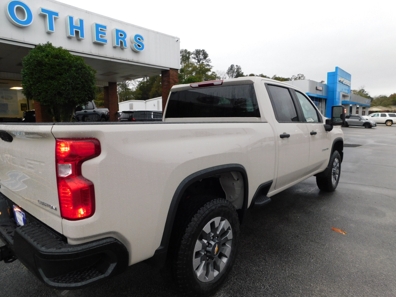 Chevrolet Silverado 2500HD 4WD Crew Cab 159" Custom 2026