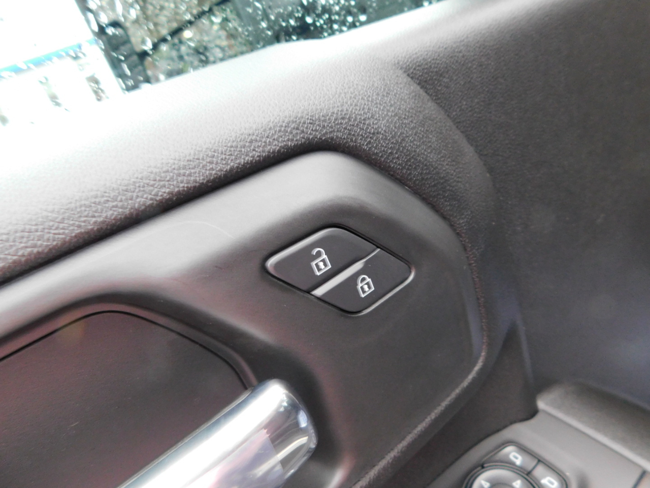 Chevrolet Silverado 2500HD 4WD Crew Cab 159" Custom 2026