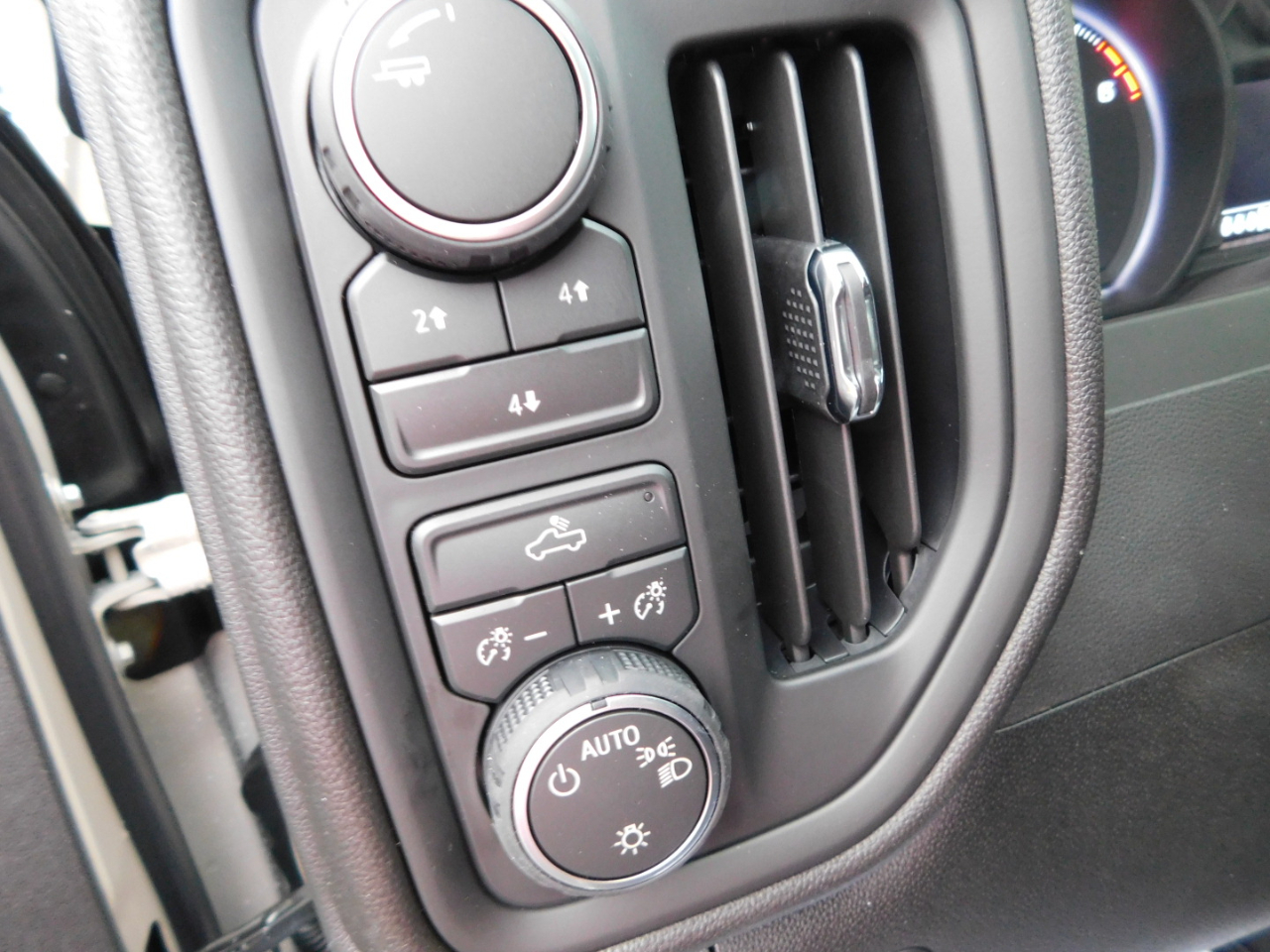 Chevrolet Silverado 2500HD 4WD Crew Cab 159" Custom 2026