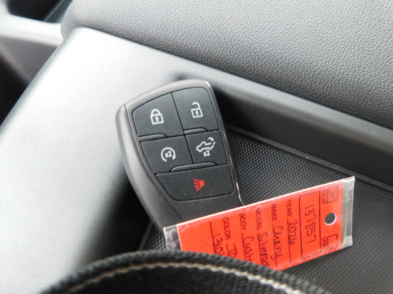 Chevrolet Silverado 2500HD 4WD Crew Cab 159" Custom 2026