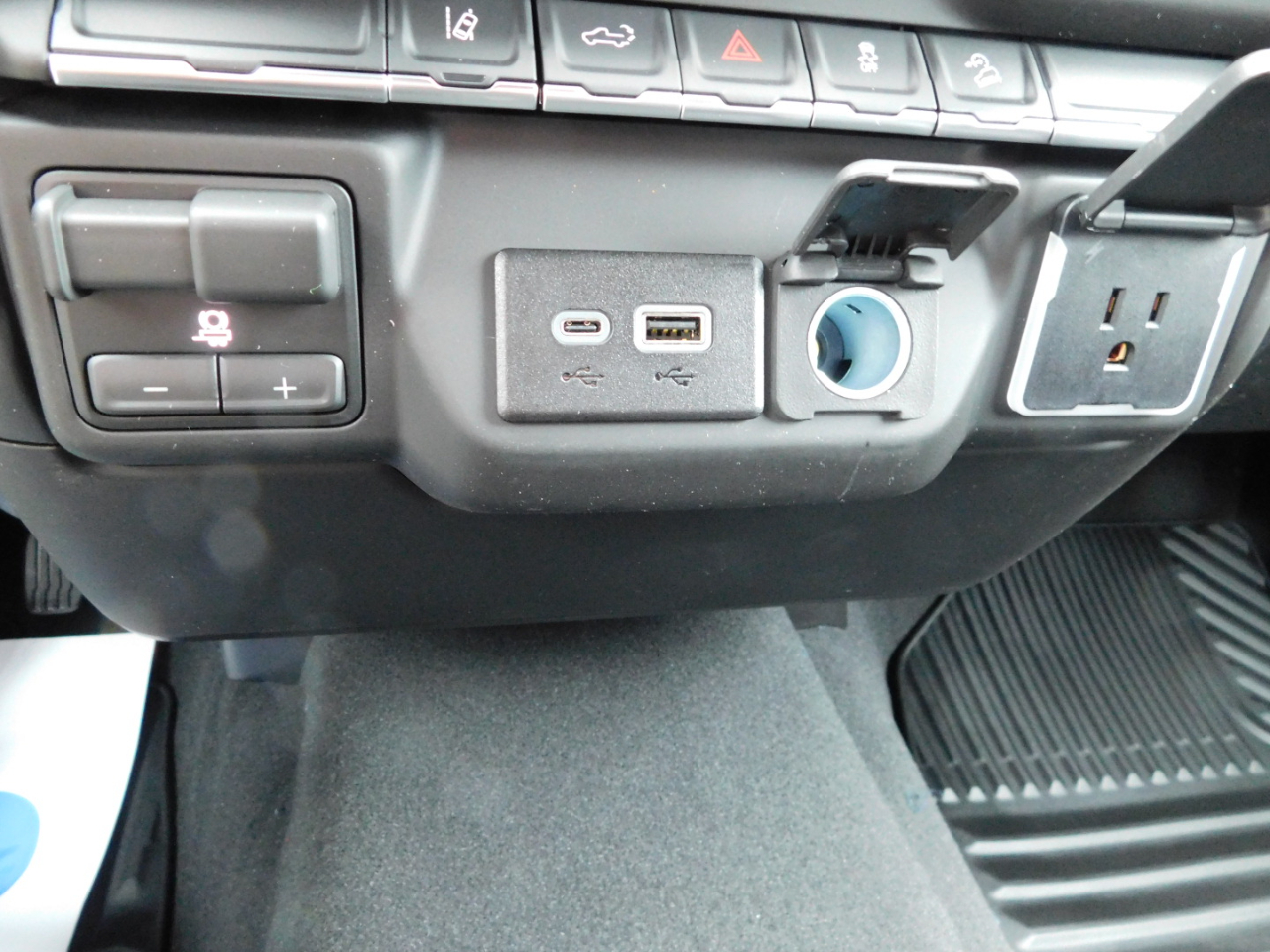 Chevrolet Silverado 2500HD 4WD Crew Cab 159" Custom 2026