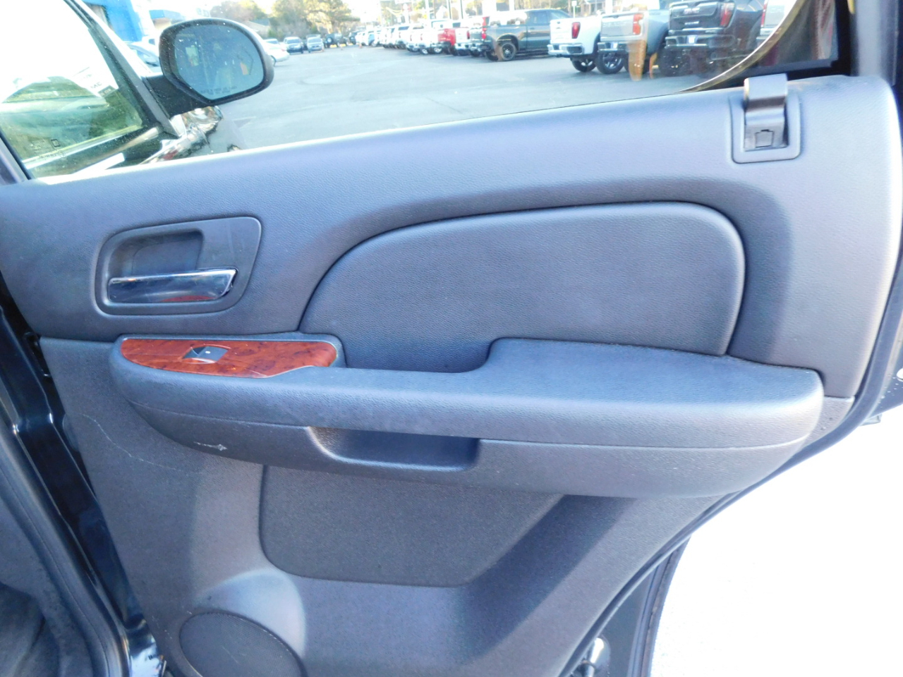 GMC Yukon 2WD 4dr 1500 SLT 2011