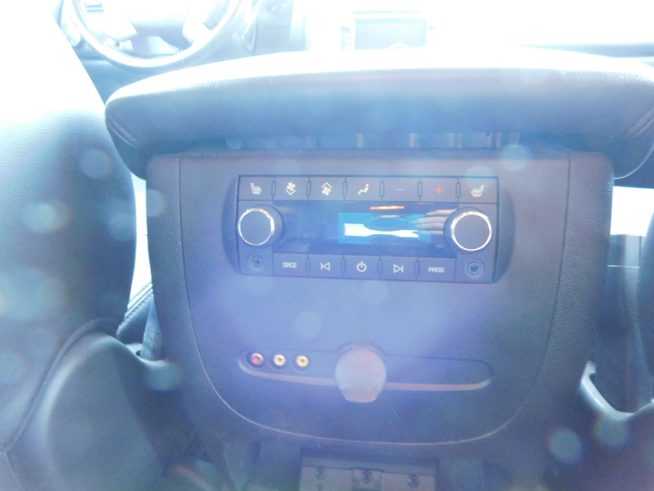 GMC Yukon 2WD 4dr 1500 SLT 2011