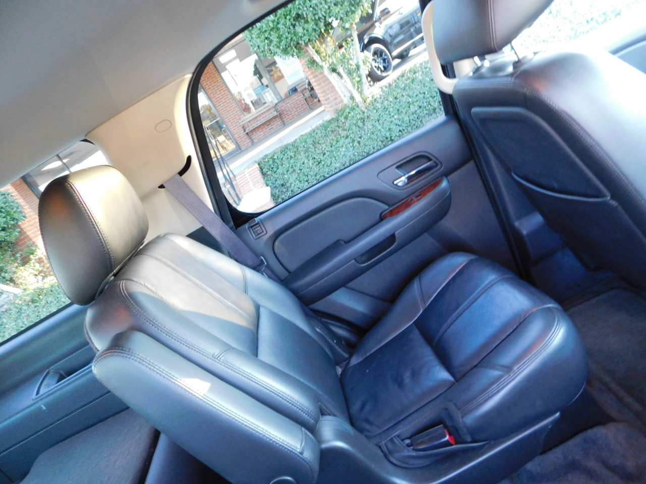 GMC Yukon 2WD 4dr 1500 SLT 2011