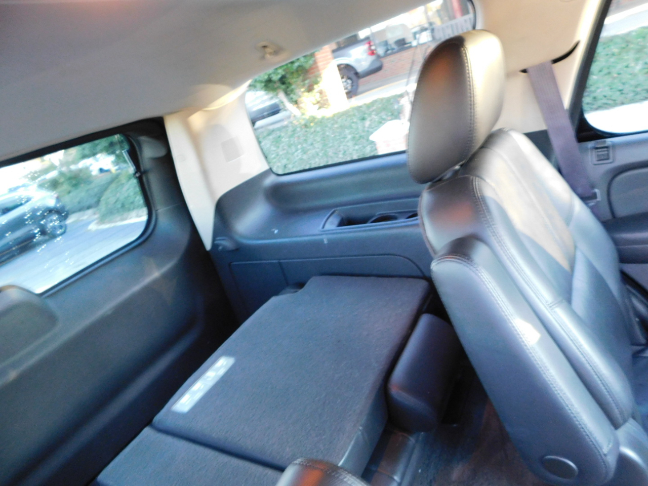 GMC Yukon 2WD 4dr 1500 SLT 2011