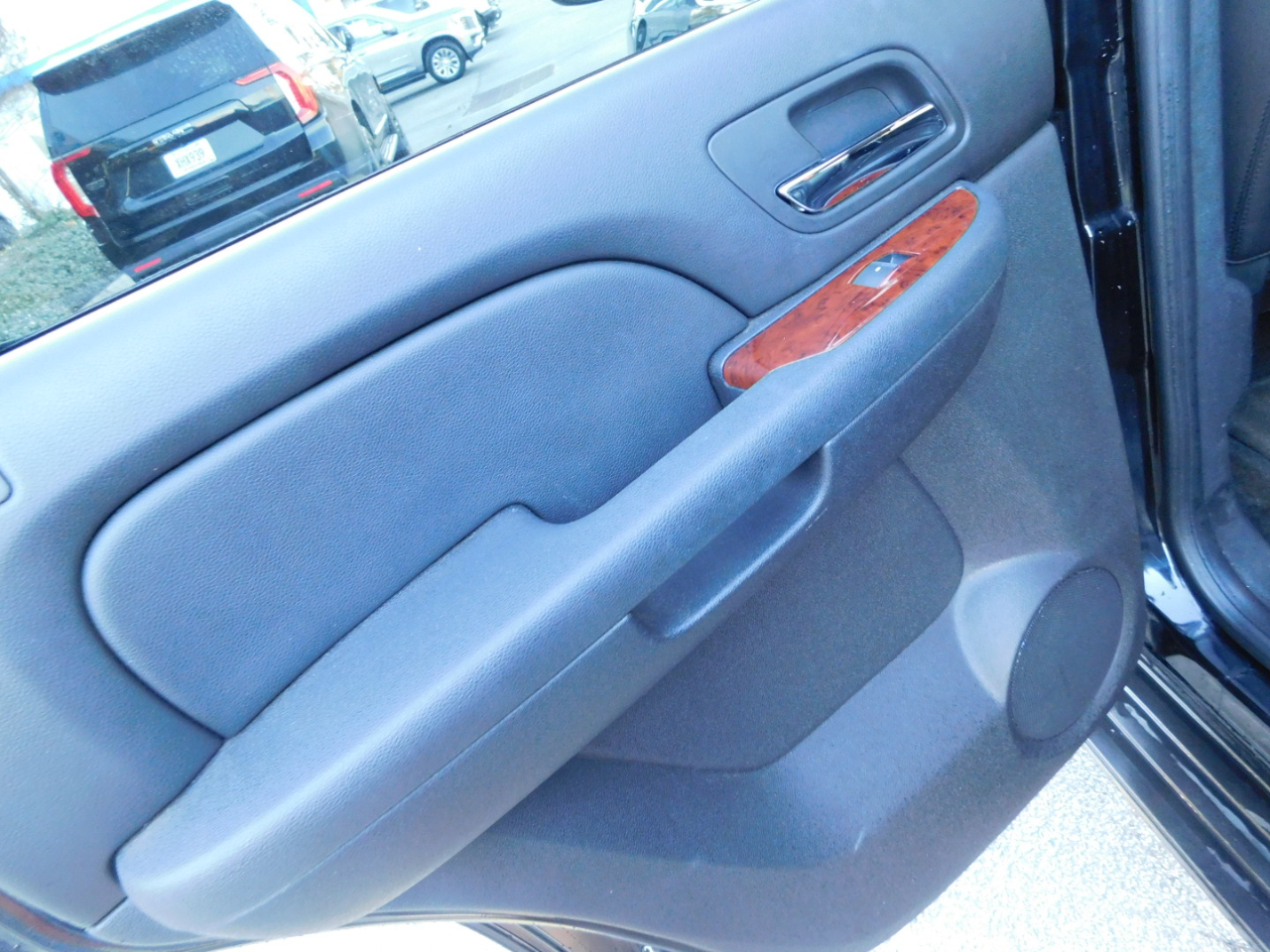 GMC Yukon 2WD 4dr 1500 SLT 2011