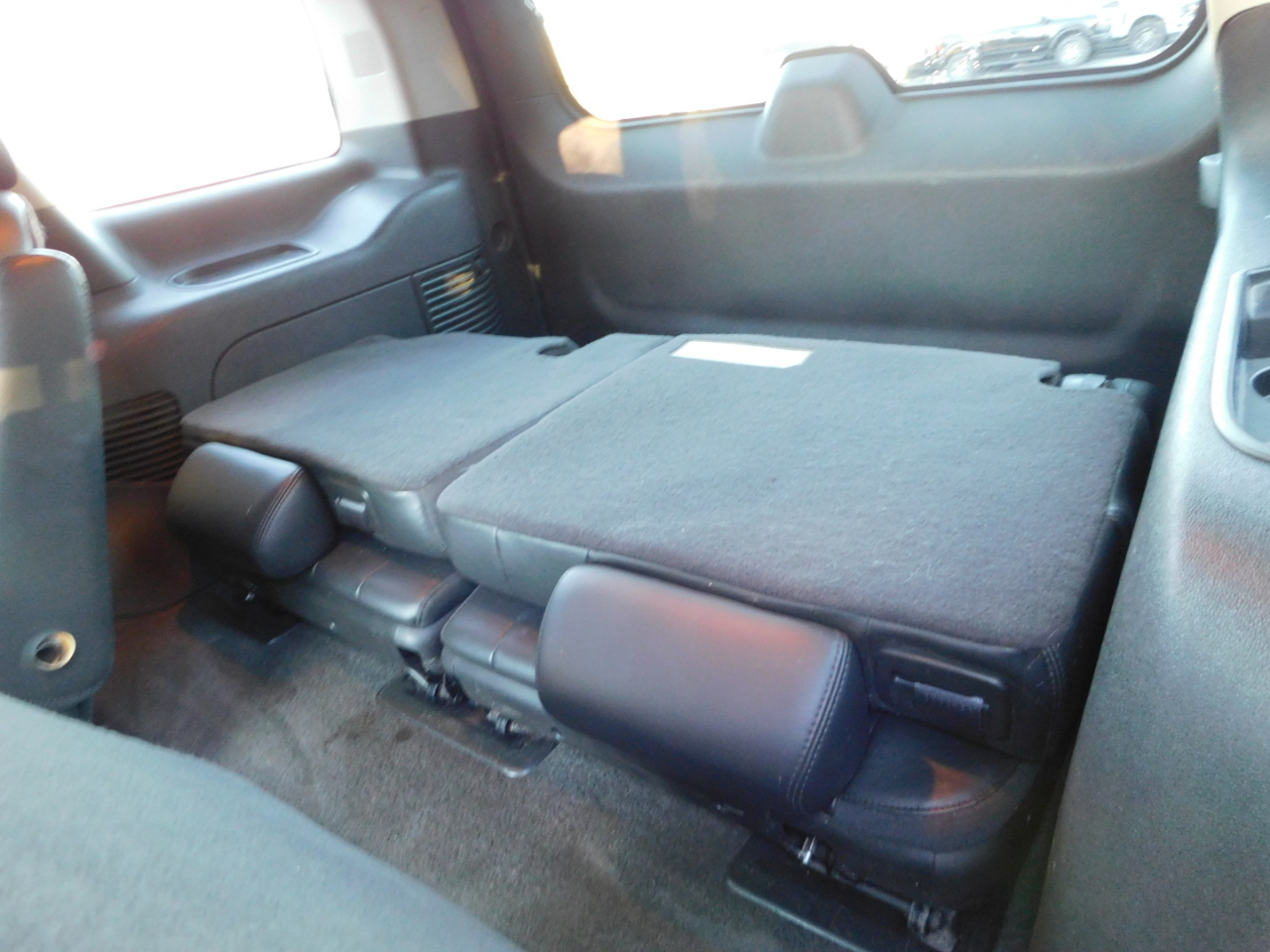 GMC Yukon 2WD 4dr 1500 SLT 2011