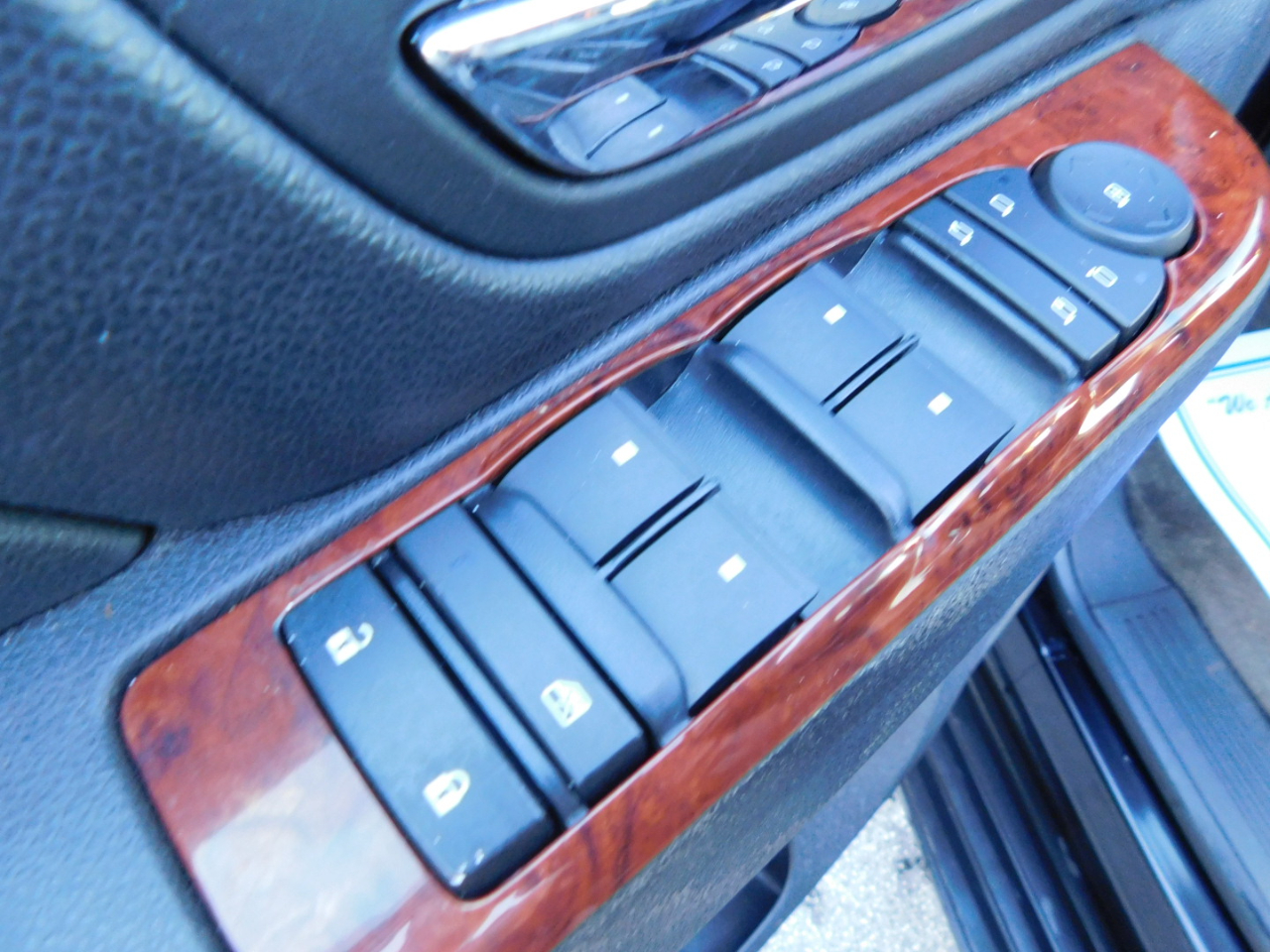 GMC Yukon 2WD 4dr 1500 SLT 2011