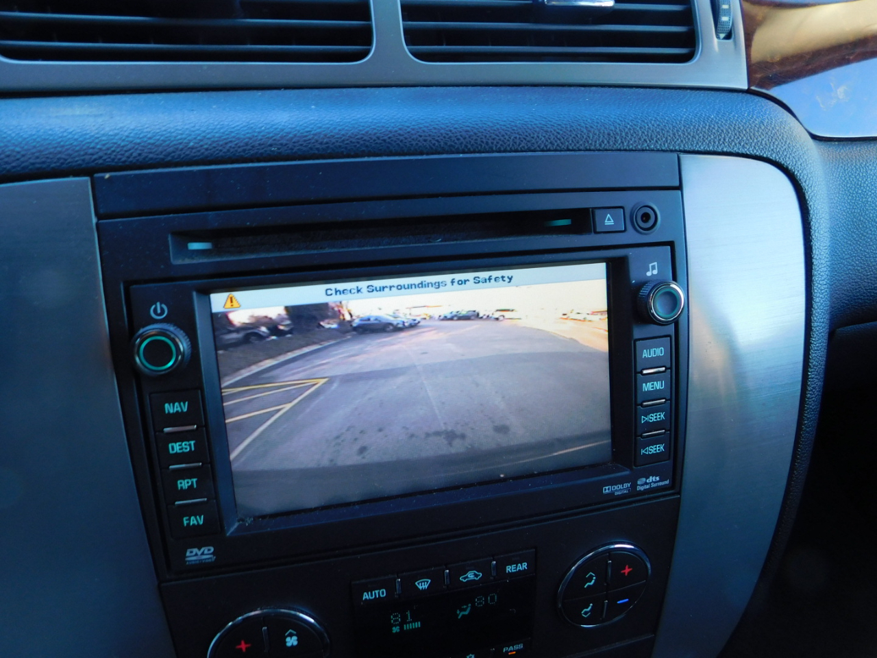 GMC Yukon 2WD 4dr 1500 SLT 2011