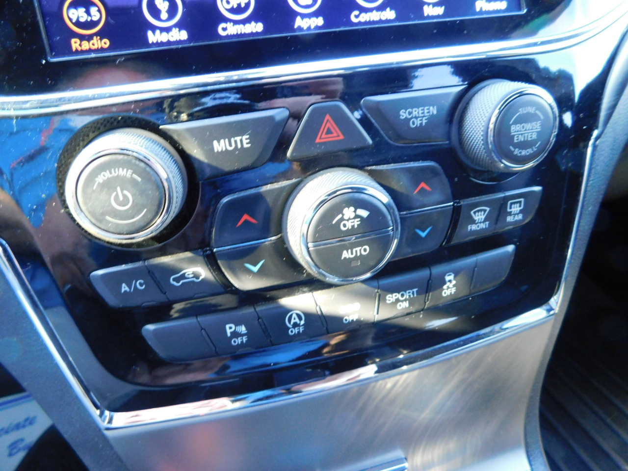 Jeep Grand Cherokee Altitude 4x2 2019