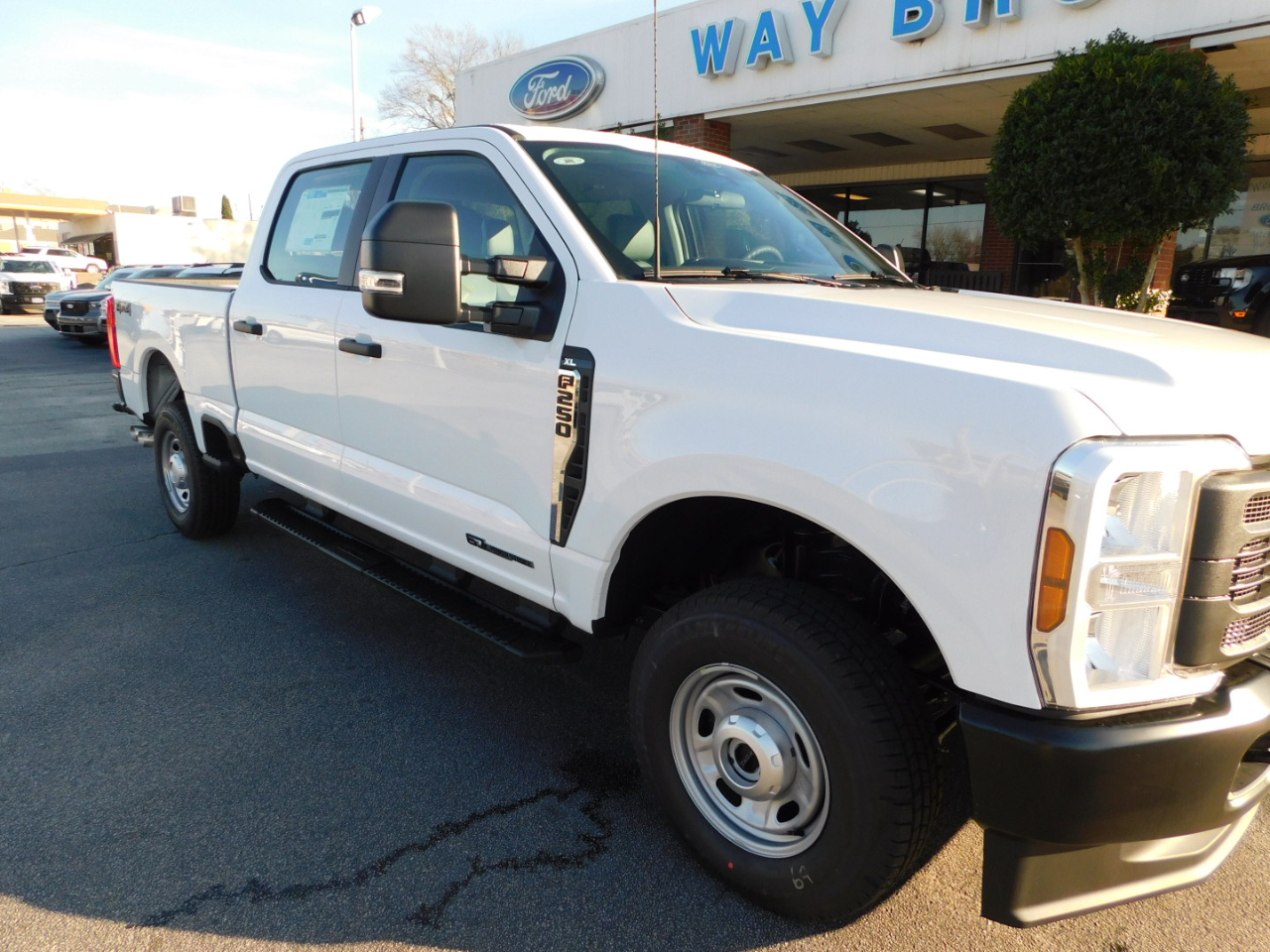 Ford Super Duty F-250 SRW XL 4WD Crew Cab 6.75' Box 2026