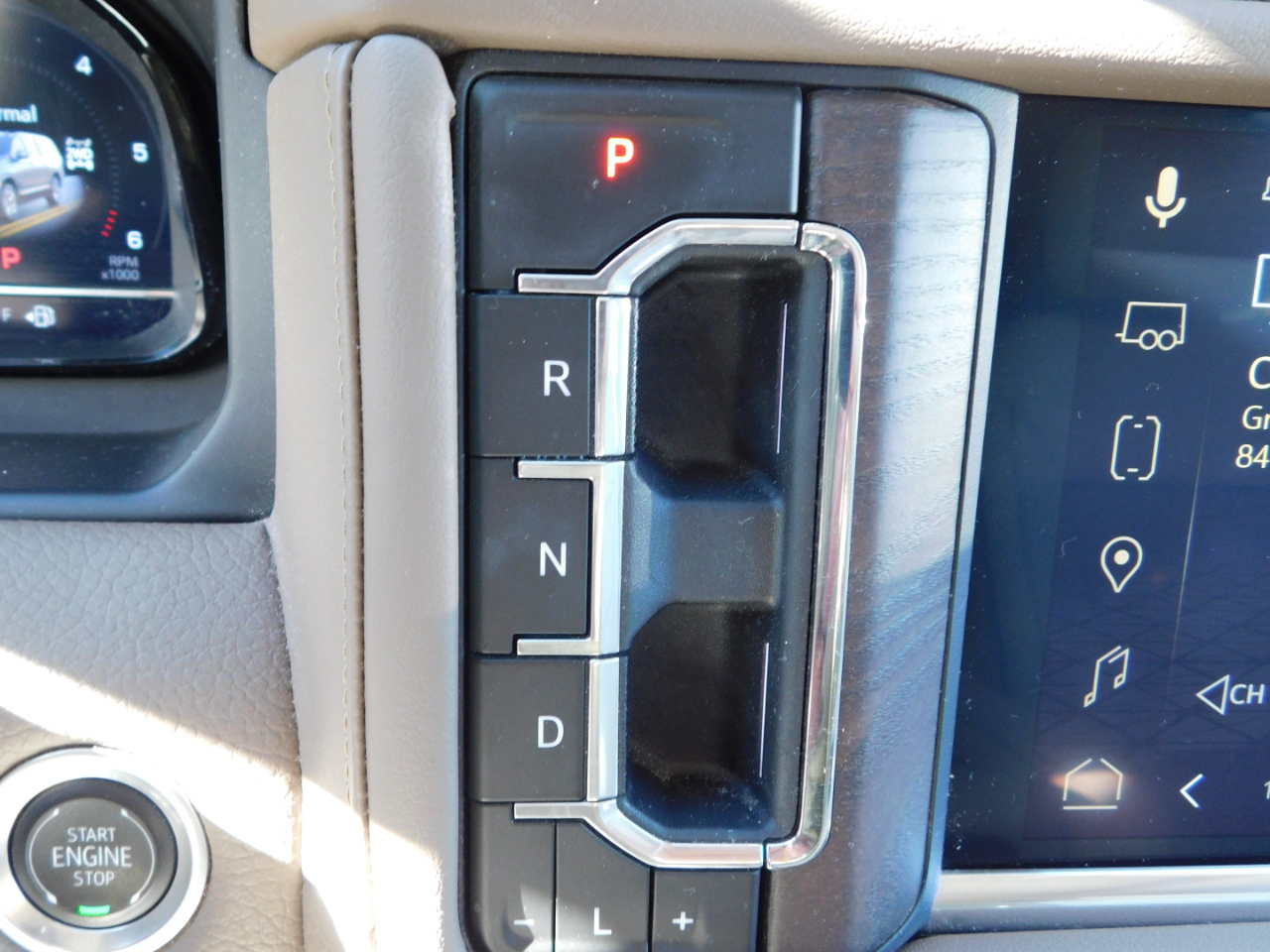 GMC Yukon XL 4WD 4dr Denali 2024