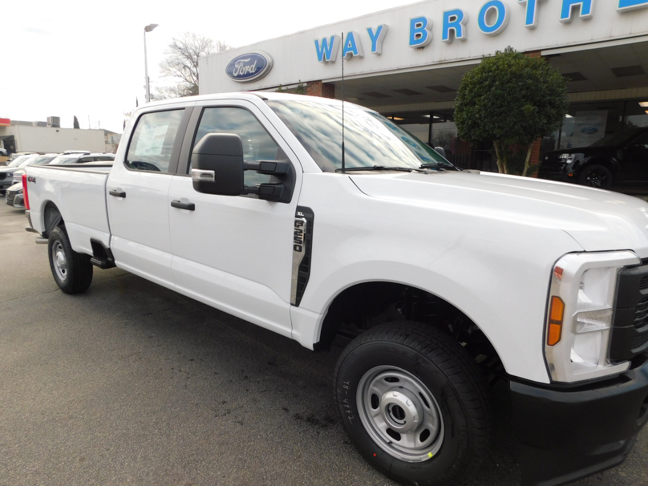 Ford Super Duty F-250 SRW XL 4WD Crew Cab 8' Box 2026