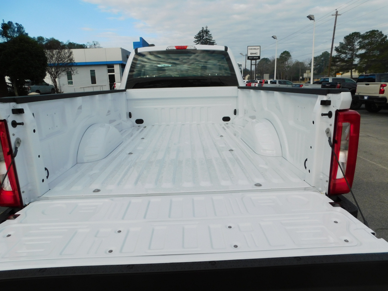 Ford Super Duty F-250 SRW XL 4WD Crew Cab 8' Box 2026