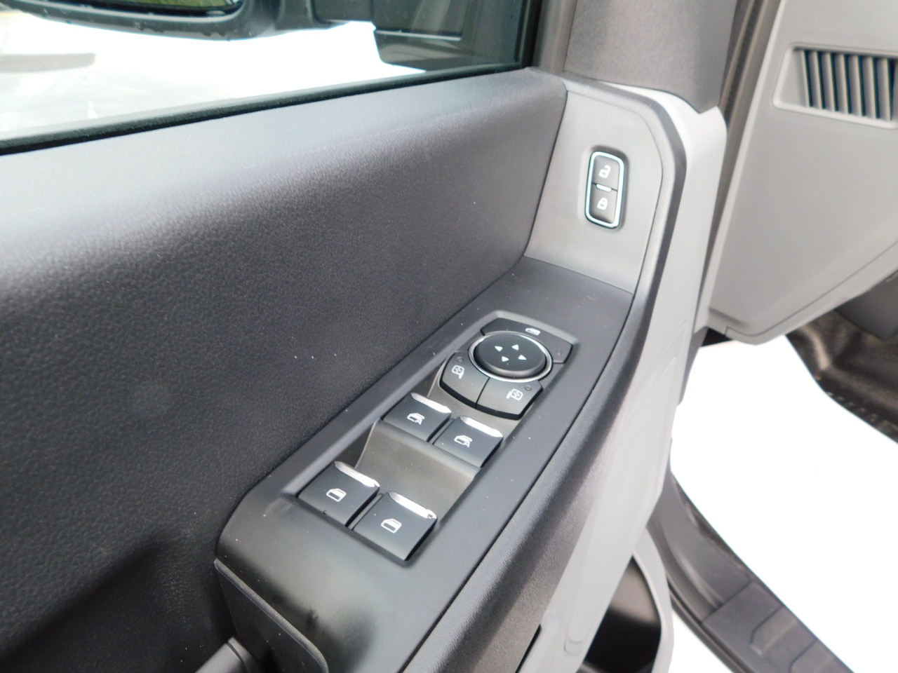 Ford Super Duty F-250 SRW XL 4WD Crew Cab 8' Box 2026