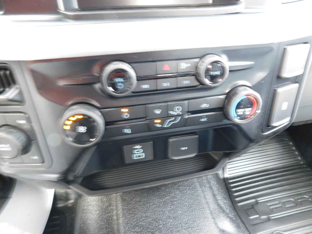 Ford Super Duty F-250 SRW XL 4WD Crew Cab 8' Box 2026