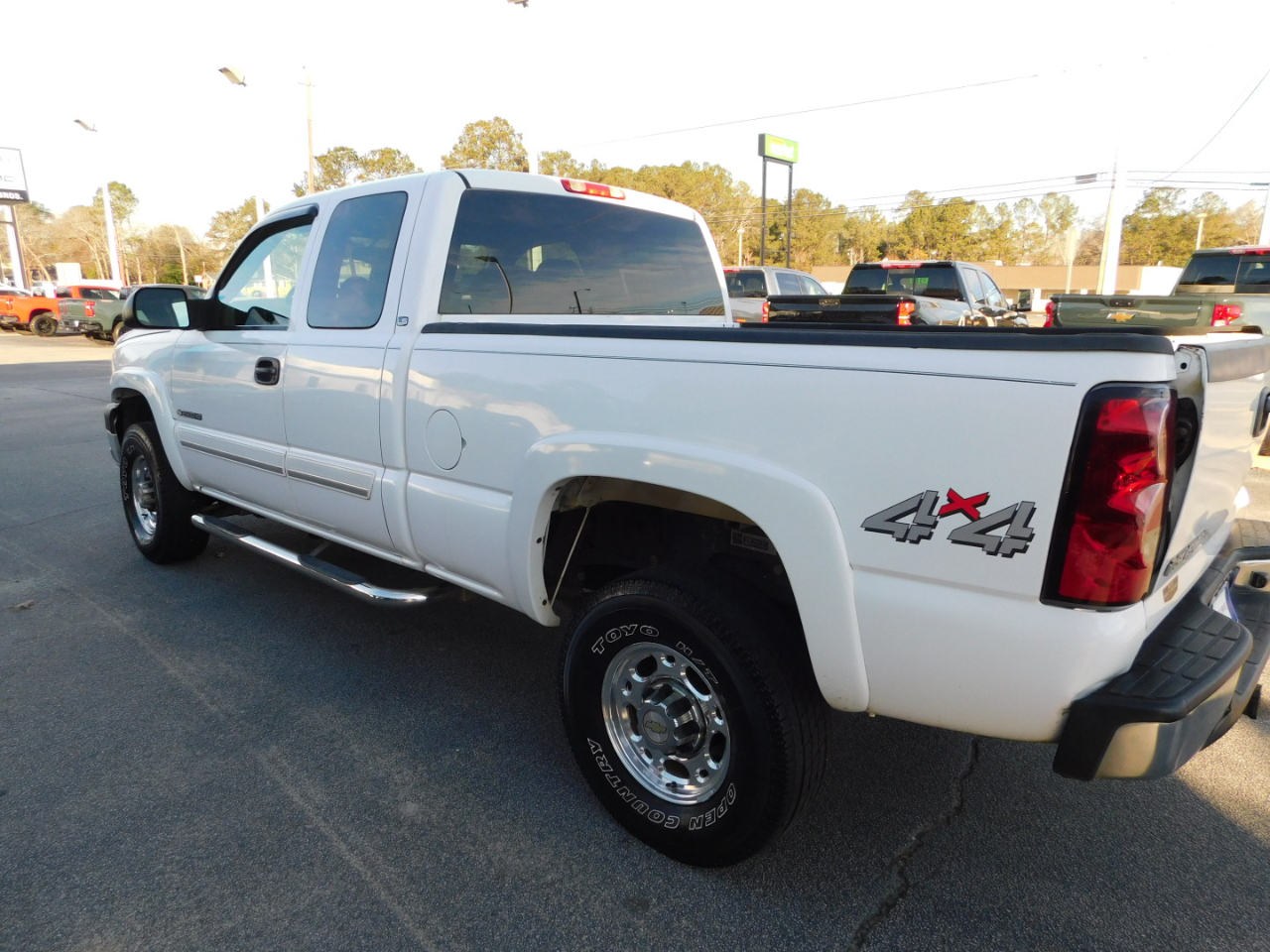 Chevrolet Silverado 2500HD Ext Cab 143.5" WB 4WD LS 2005