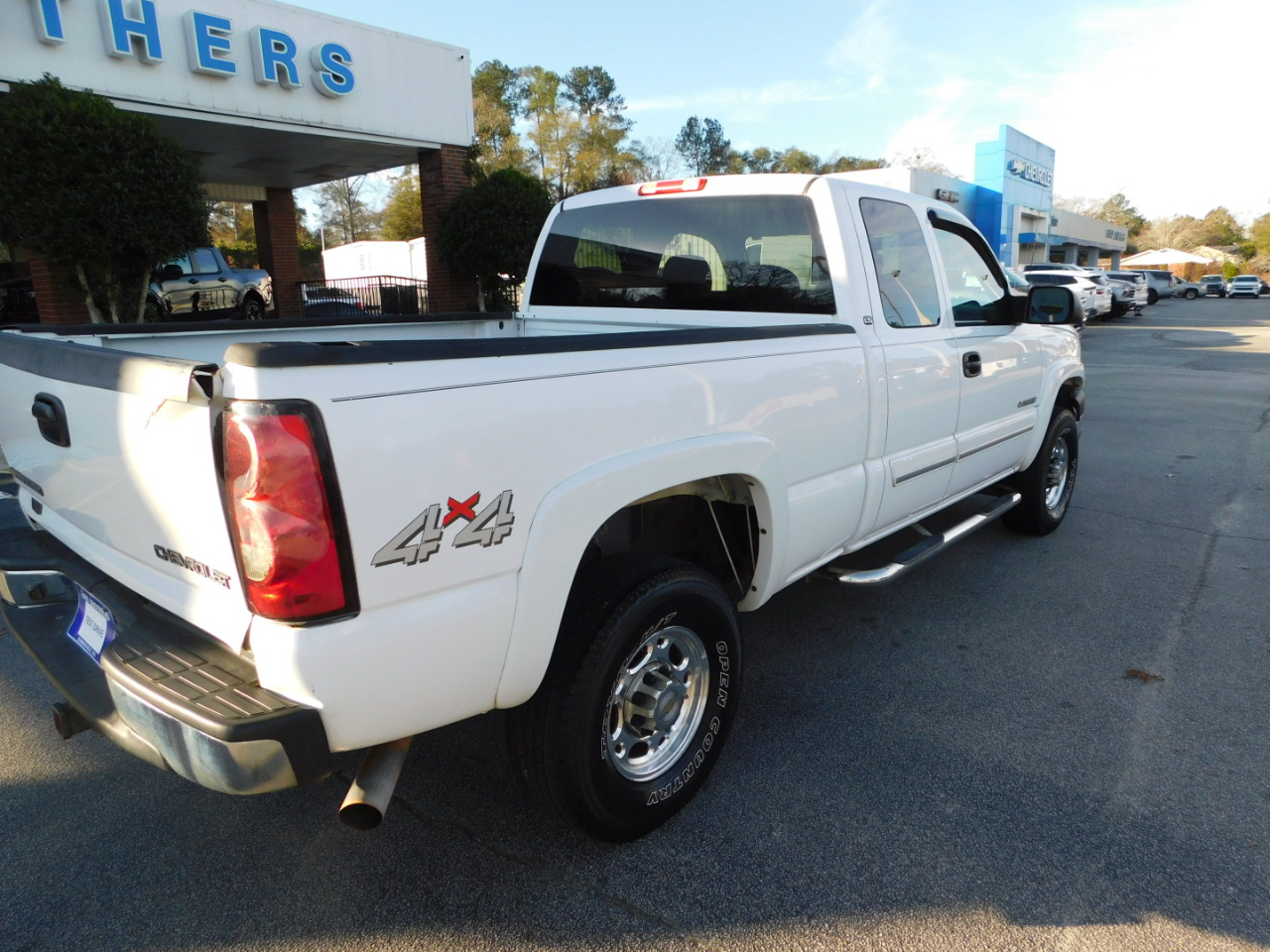 Chevrolet Silverado 2500HD Ext Cab 143.5" WB 4WD LS 2005