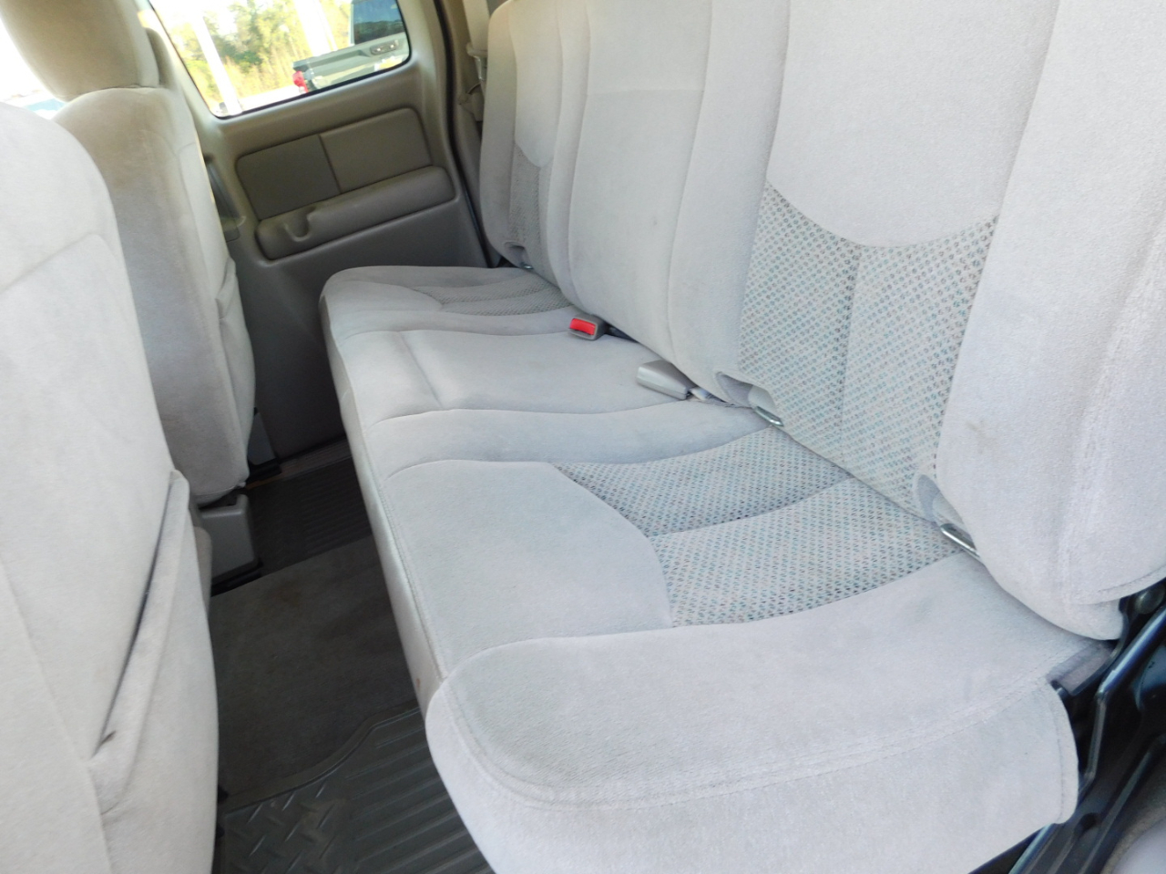 Chevrolet Silverado 2500HD Ext Cab 143.5" WB 4WD LS 2005