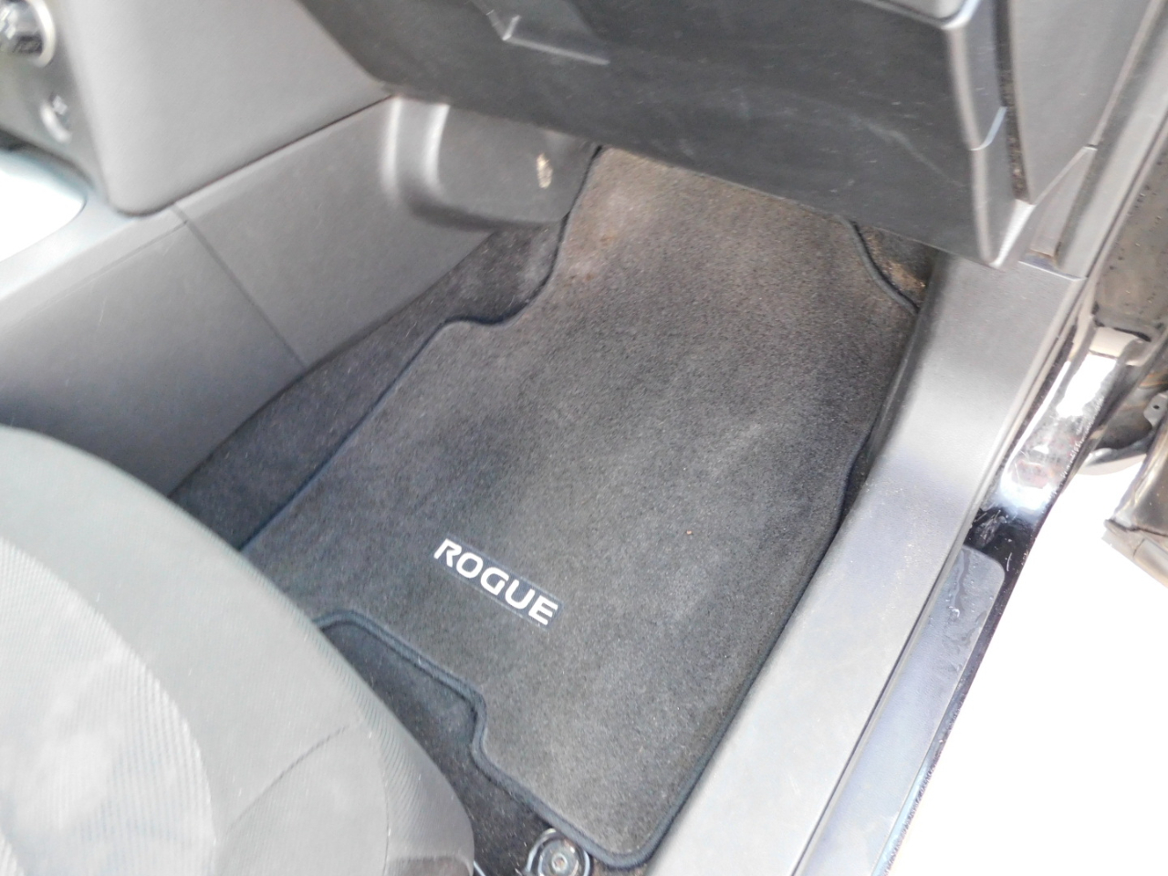 Nissan Rogue FWD 4dr S 2013