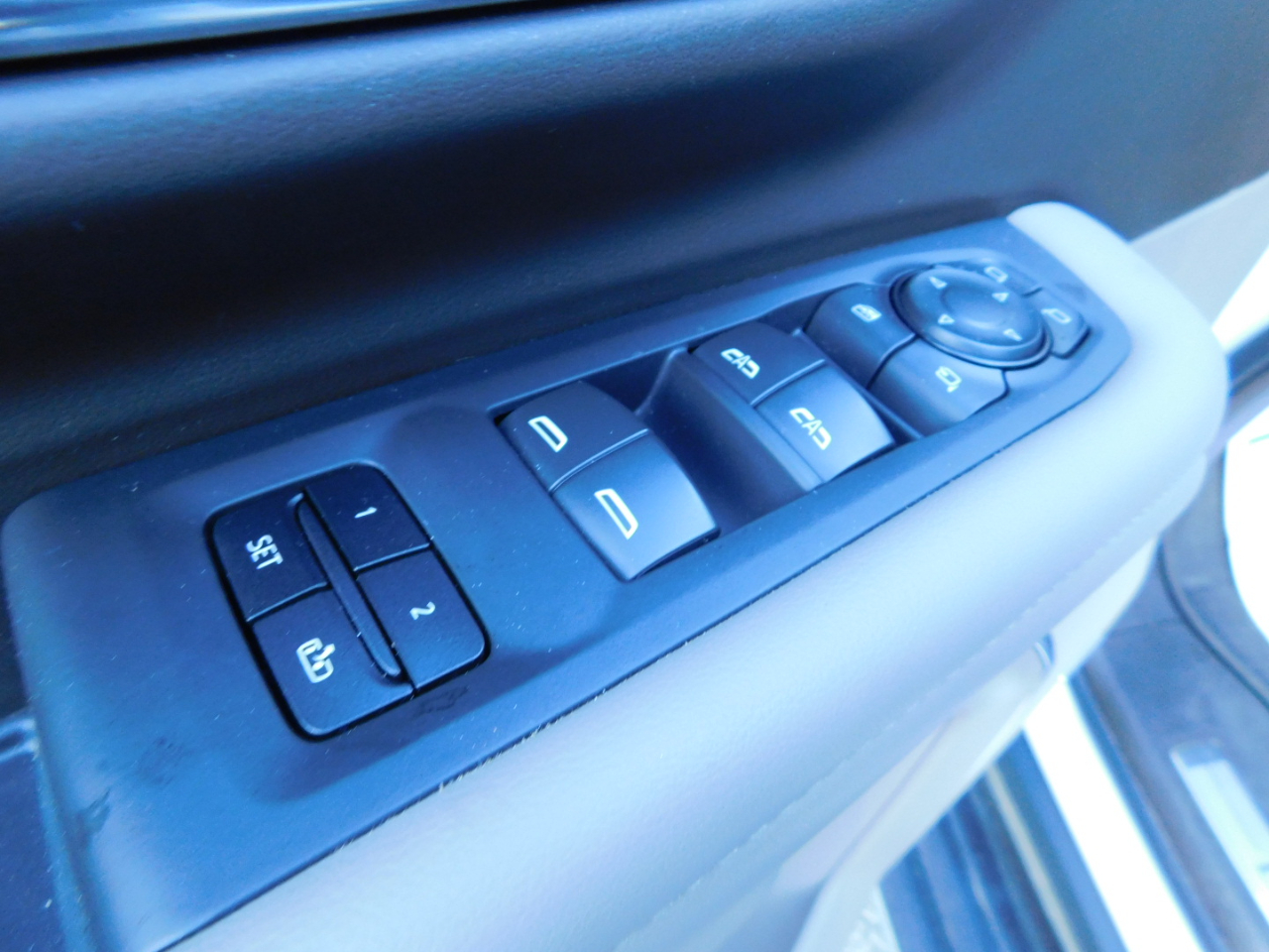 Chevrolet Tahoe 2WD 4dr LT 2023