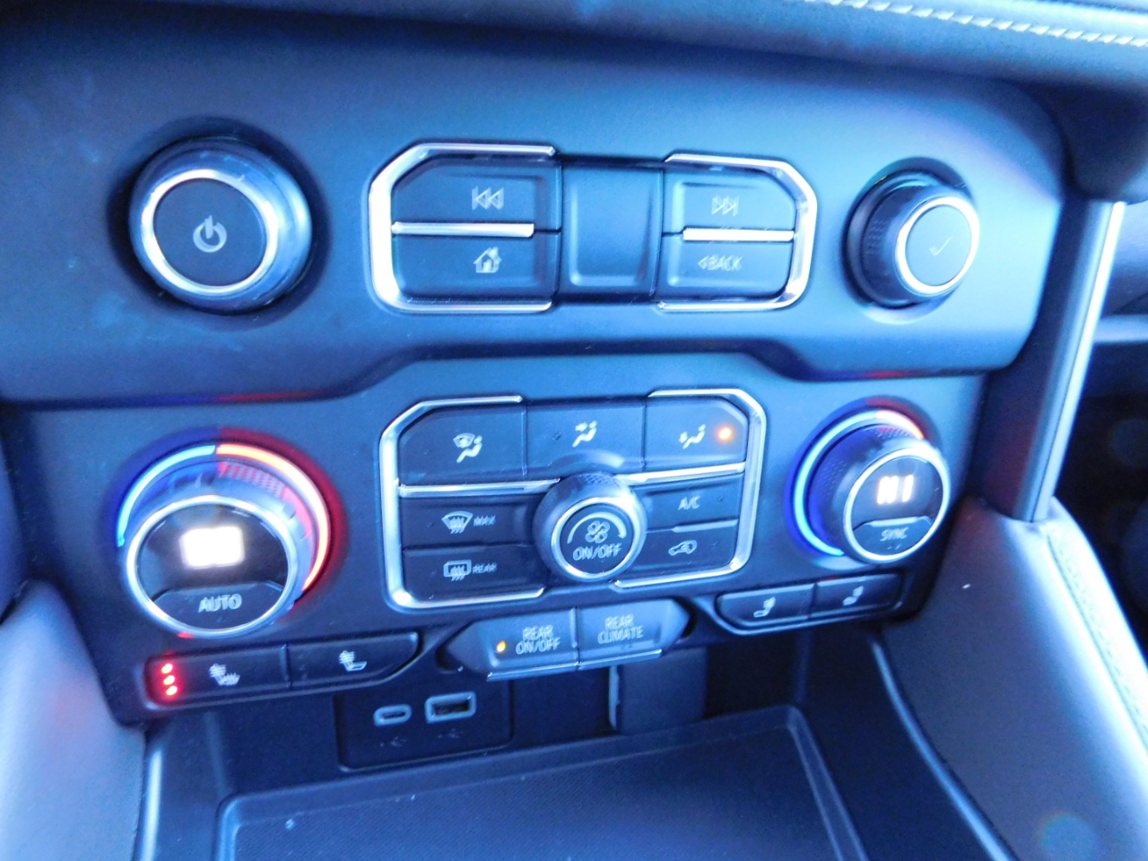 Chevrolet Tahoe 2WD 4dr LT 2023