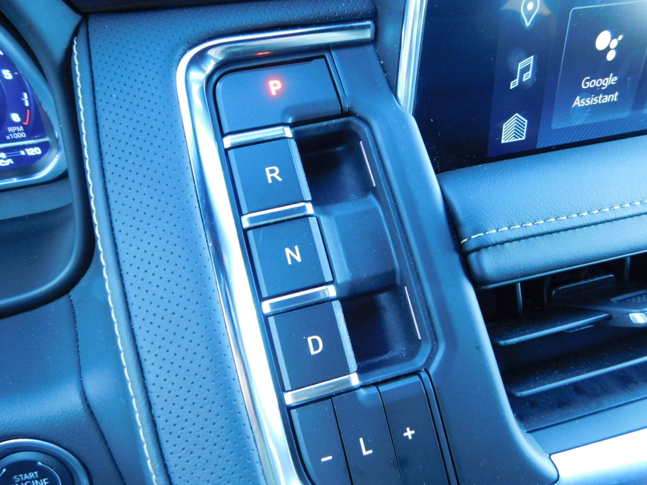 Chevrolet Tahoe 2WD 4dr Premier 2024