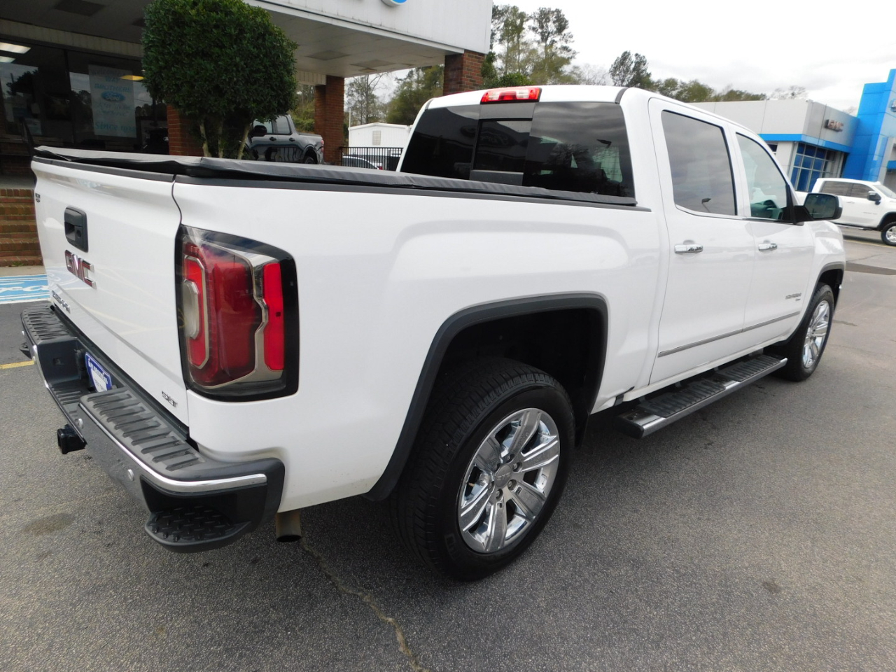 GMC Sierra 1500 2WD Crew Cab 143.5" SLT 2018