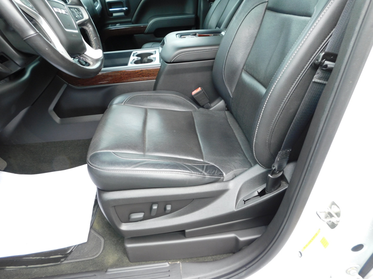 GMC Sierra 1500 2WD Crew Cab 143.5" SLT 2018