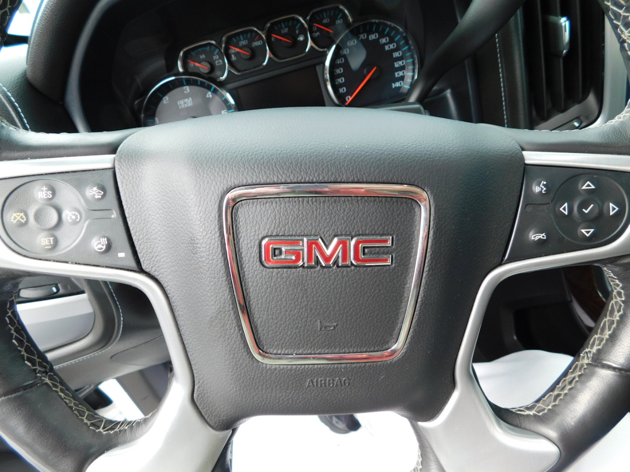 GMC Sierra 1500 2WD Crew Cab 143.5" SLT 2018