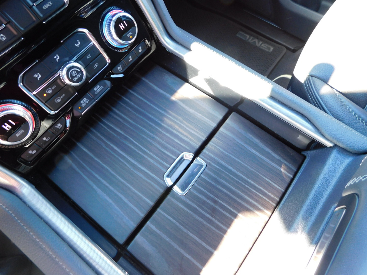 GMC Yukon 2WD 4dr Denali 2021