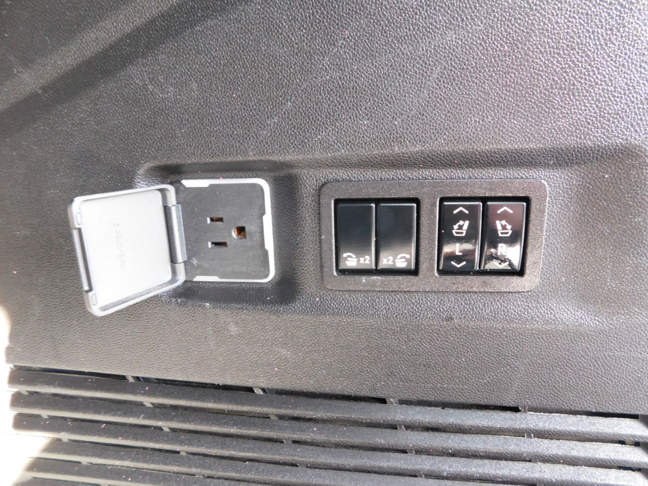 Chevrolet Suburban 4WD 4dr Z71 2021