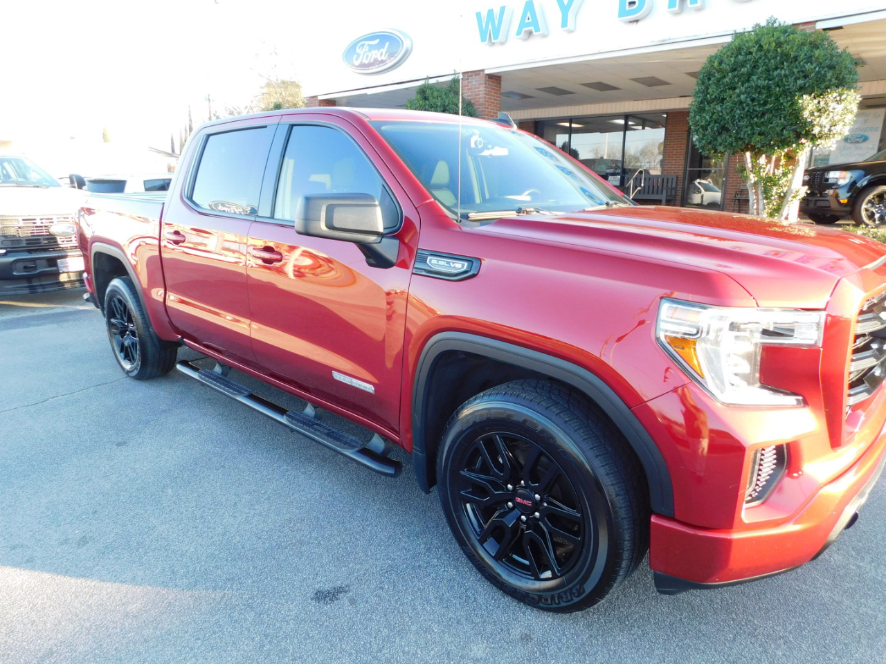 GMC Sierra 1500 4WD Crew Cab 147" Elevation w/3SB 2021