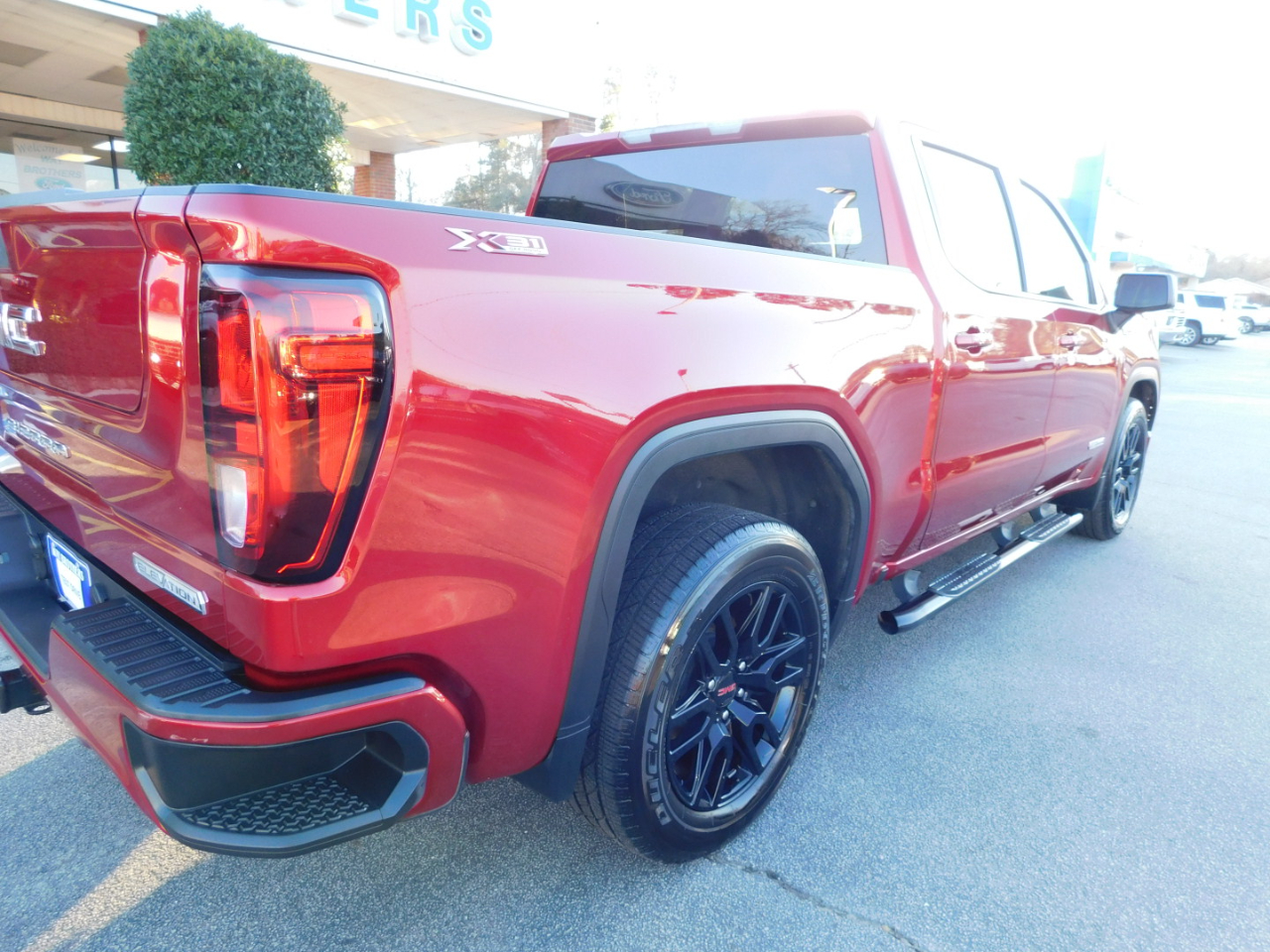 GMC Sierra 1500 4WD Crew Cab 147" Elevation w/3SB 2021