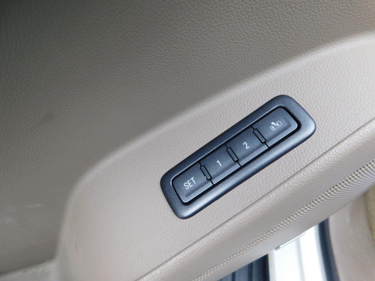 Chevrolet Tahoe 2WD 4dr LT 2018