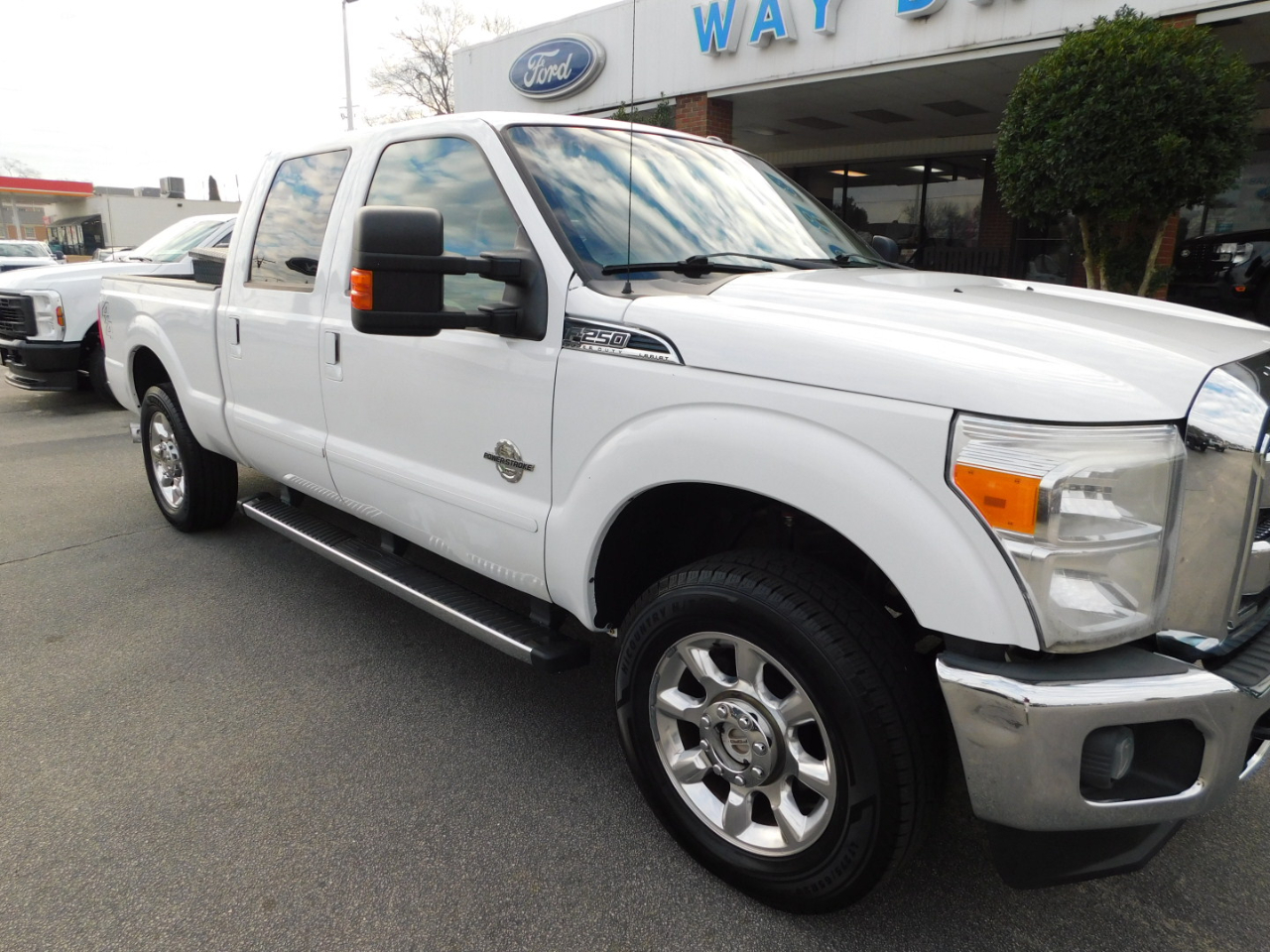 Ford 3/4 Ton Trucks Styleside 133" WB 4WD 2016