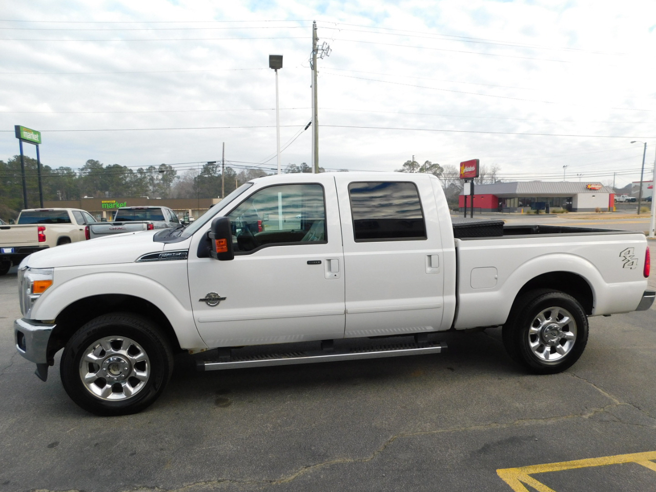 Ford 3/4 Ton Trucks Styleside 133" WB 4WD 2016