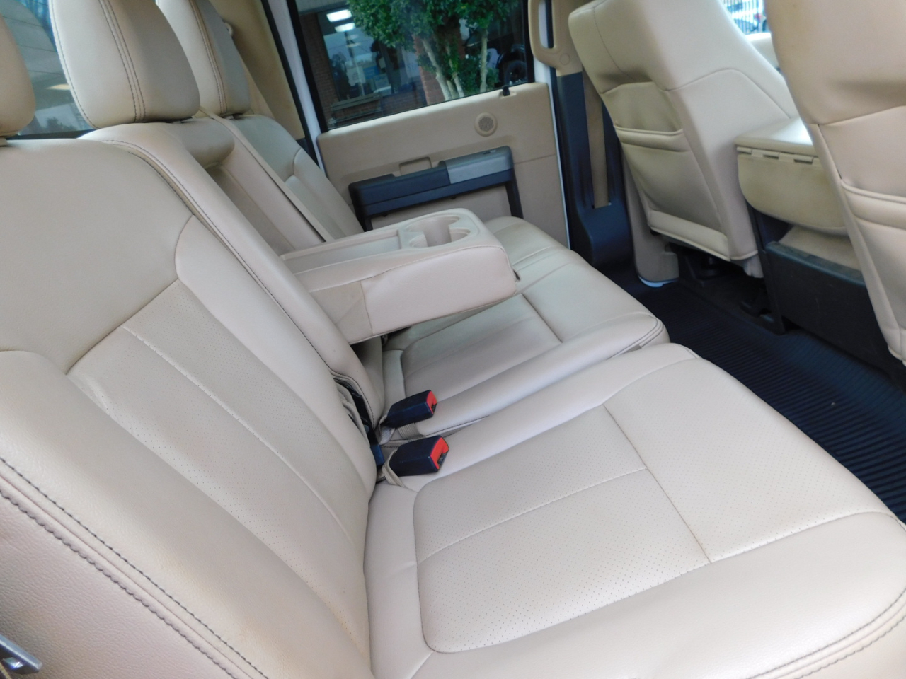 Ford 3/4 Ton Trucks Styleside 133" WB 4WD 2016